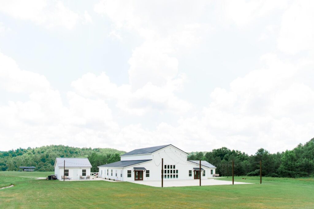 Kentucky Wedding Venue, Wedding Venue, Wedding Barn, Wedding Receptions, Modern Wedding, Ceremony, Bride, Groom, Engaged, Wedding, Wedding Planning, Wedding Site, Rustic, Vintage, Modern, Elegant, Lexington, Cincinnati, Ohio, 