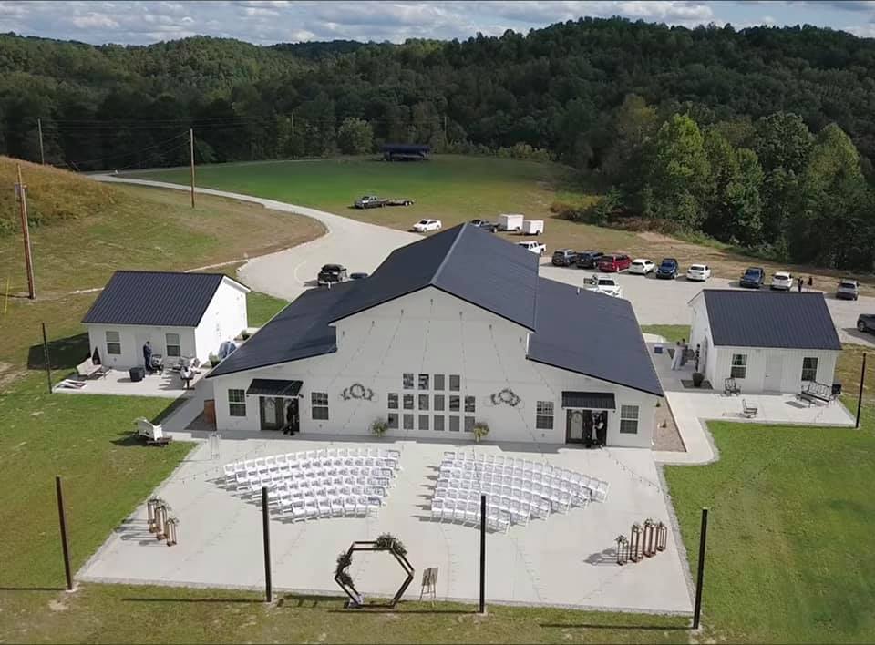 Kentucky Wedding Venue, Wedding Venue, Wedding Barn, Wedding Receptions, Modern Wedding, Ceremony, Bride, Groom, Engaged, Wedding, Wedding Planning, Wedding Site, Rustic, Vintage, Modern, Elegant, Lexington, Cincinnati, Ohio, 