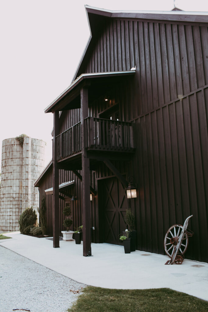 The Silos Barn, Bono Arkansas, barn wedding, barn, country wedding, rustic wedding, white barn, luxury barn, wedding venue, modern venue, luxury wedding venue, banquet wedding venue, city wedding venue, downtown wedding venue, elegant wedding, luxury wedding venue, gatsby wedding, boho wedding, vintage wedding, roaring twenties wedding, wedding reception, wedding ceremony, wedding planning, engaged, bachelor, bachelorette