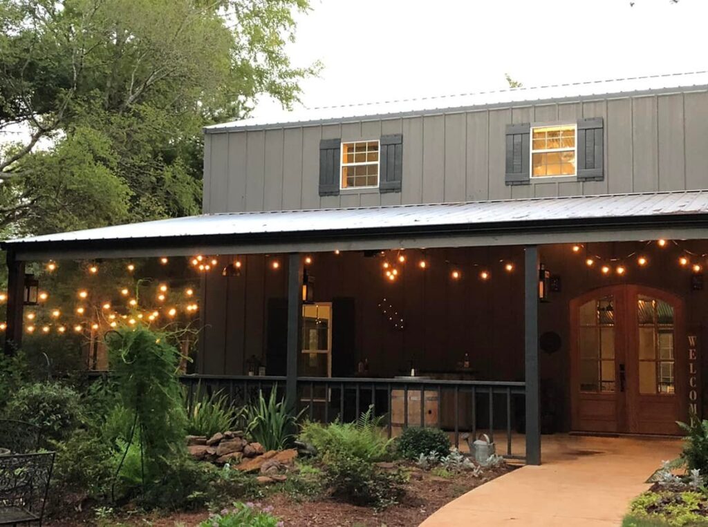 Texas Wedding Venue For Sale, Wedding Venue For Sale, Jacksonville Texas, Dallas Texas, Tyler Texas, Barn Wedding Venue For Sale, Wedding Business For Sale, Wedding Venue Buyer, Wedding Venue Seller, Wedding Venue Sale, Wedding Venue Investment, Wedding Venue Coach, Wedding Venue Consulting