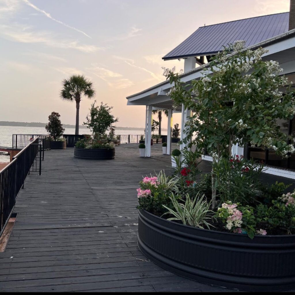 Houston Texas Luxury Wedding Venue, Golden Hour, Wedding Venue, Houston Wedding Venue, Lakeside Wedding Venue, Waterfront Wedding Venue, Luxury, wedding venue expert, wedding venue sales, wedding venue manager, Didi Russell Wedding Nerd