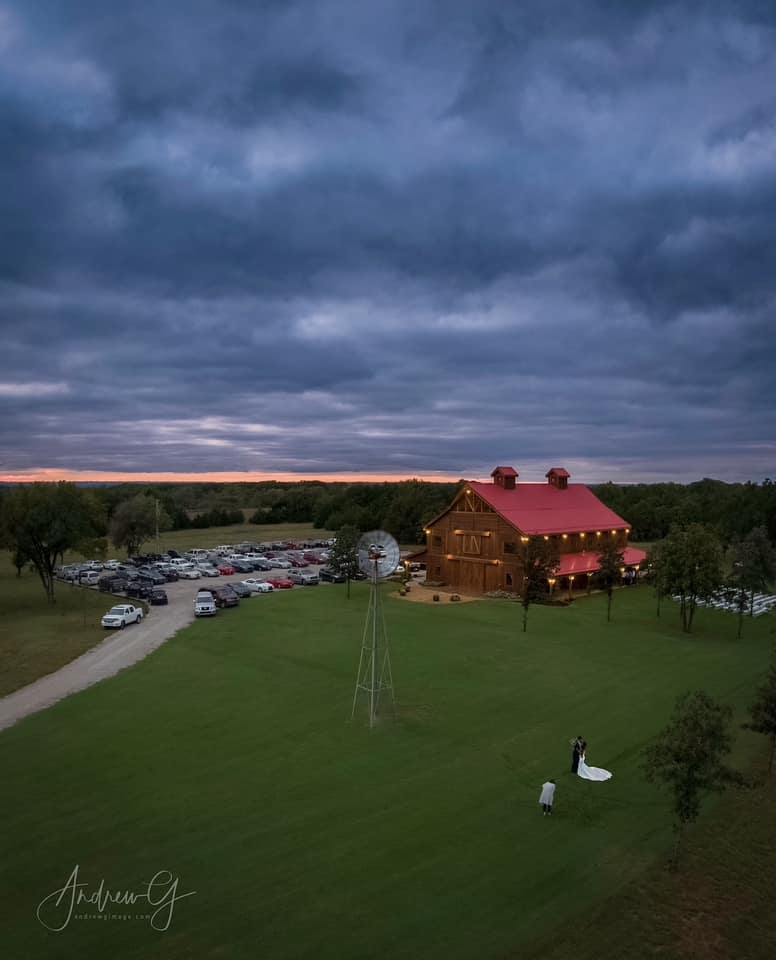 Wedding venue for sale in Oklahoma, northern Oklahoma, barn wedding venue for sale in Oklahoma.