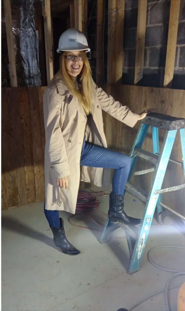 Wedding Business Guide to AI 2025, wedding marketing, wedding sales, wedding business, wedding venue business, wedding industry marketing, wedding business sales, wedding business consulting, wedding industry consulting, wedding business coach, wedding business tools, wedding CRM, wedding business CRM, Honeybook, 17 Hats, Tripleseat, Caterease, How to use AI for business, wedding venue owners working vacation, Didi Russell, wedding business expert, wedding industry expert