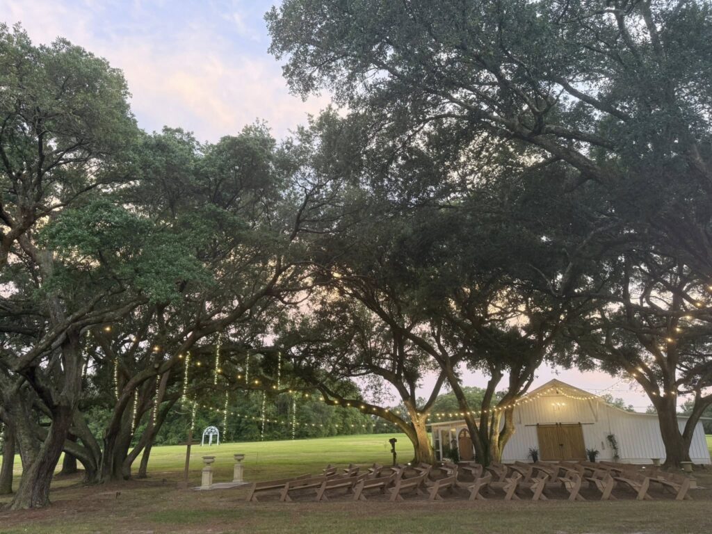 Gulf Shores Mississippi Wedding Venue Near Me: Chandelier Oaks