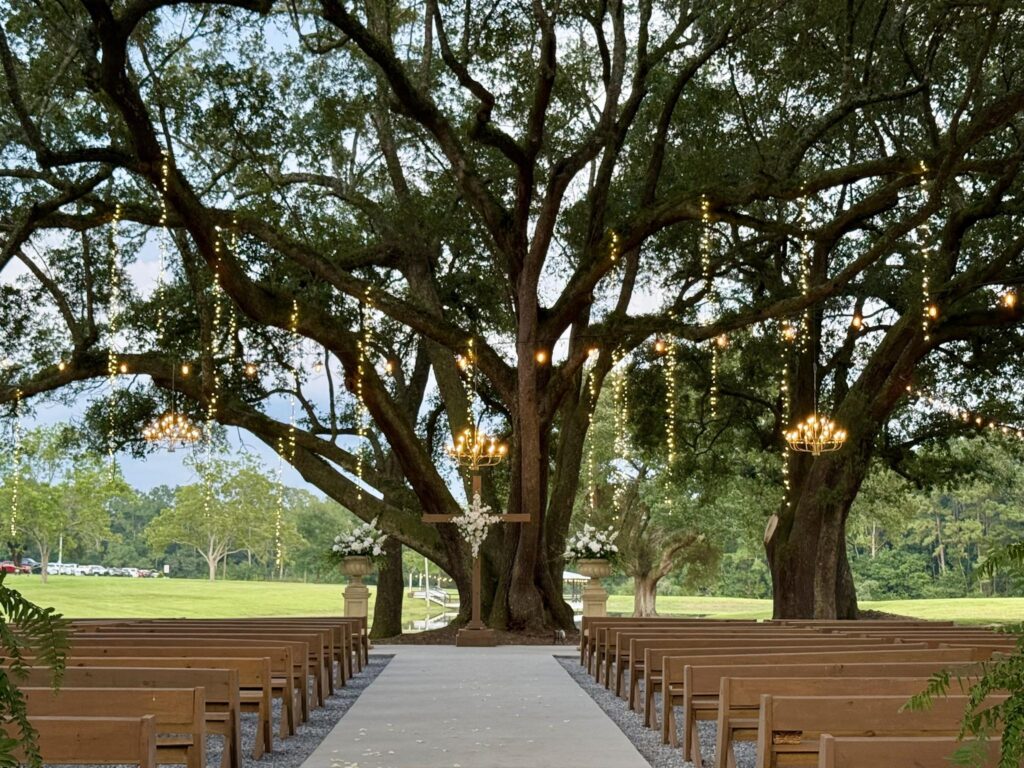 Gulf Shores Mississippi Wedding Venue Near Me: Chandelier Oaks