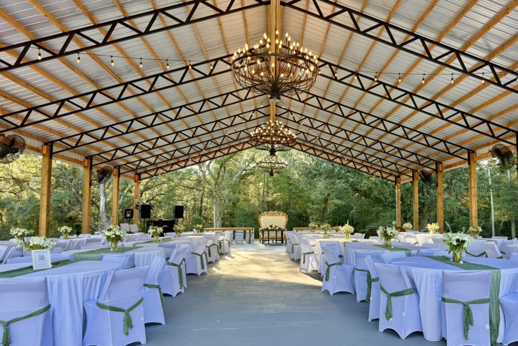 Chandelier Oaks Biloxi wedding venue