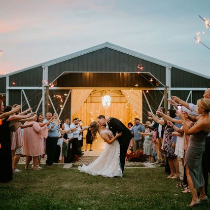 Wedding Venue Tour Rating & Review FREE Download: Homestead 32