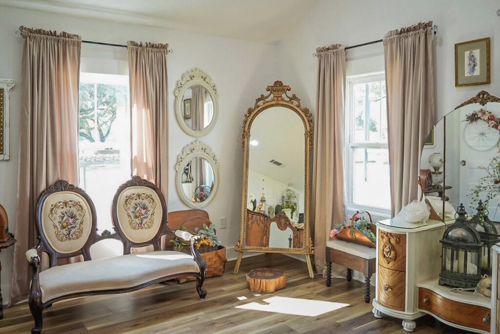 Wedding venue near Biloxi with beautiful bride dressing room