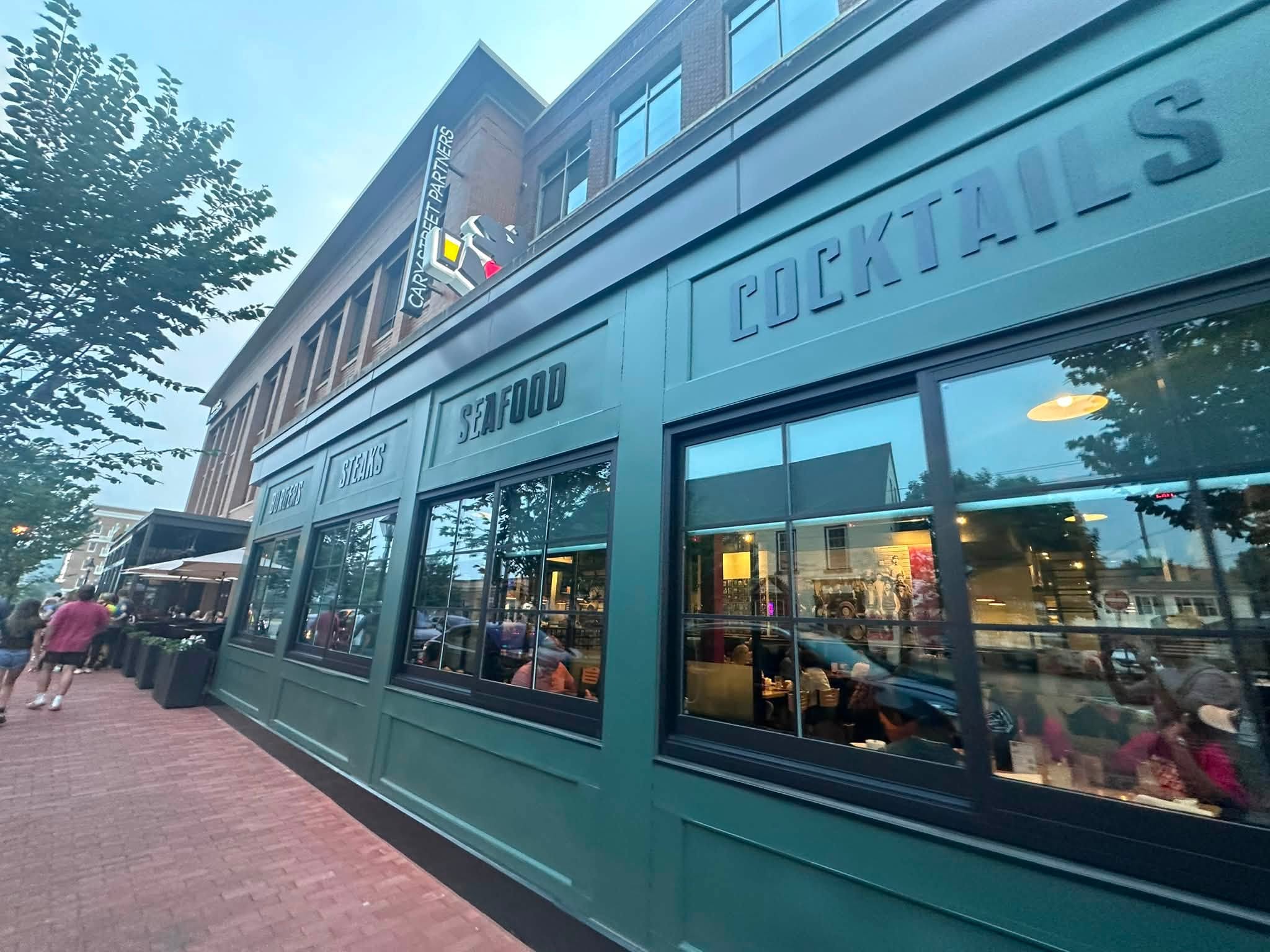 Harrys downtown Fredericksburg VA wedding venue