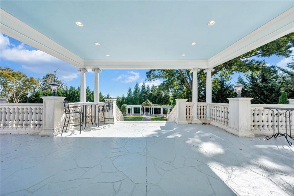 The elegant, covered veranda offers an absolutely beautiful view of the wedding ceremony and grounds will keep wedding guests comfortable and covered from sun or rain. This is the ideal cocktail hour location