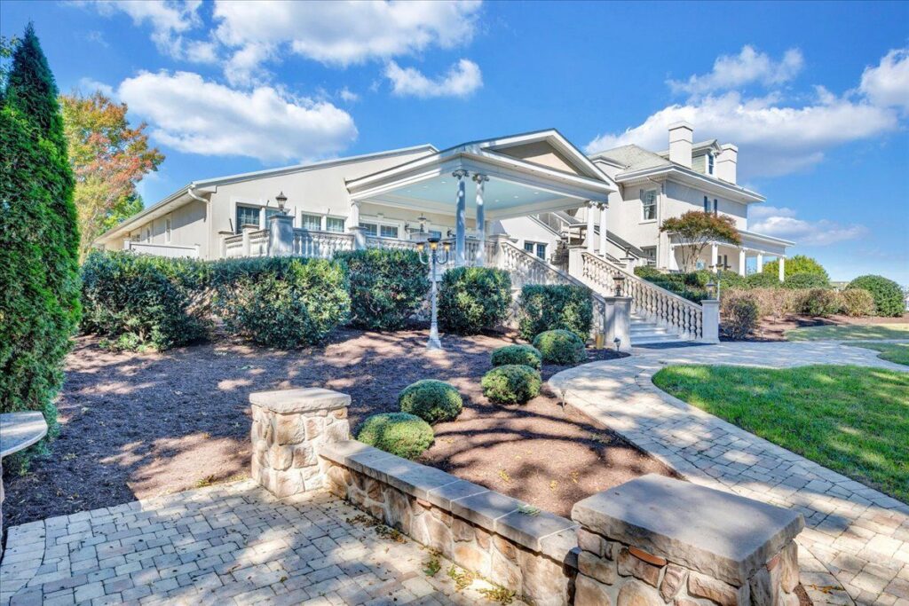 Bedford Virginia wedding venue exterior surrounded by mature landscaping