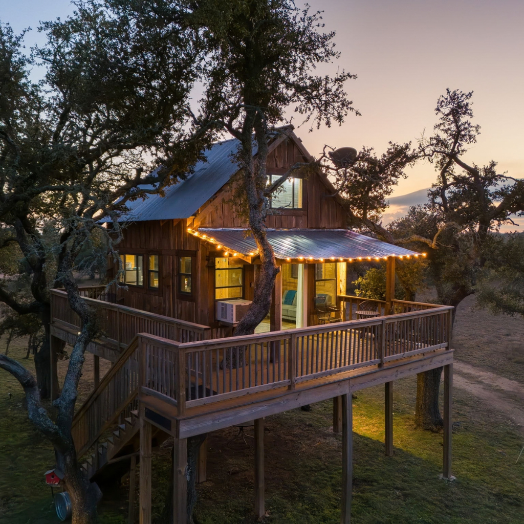 Willow Sky Ranch Texas Hill Country wedding venue with rustic luxury overnight lodging, Treehouse Airbnb, in Fredericksburg Texas near Austin, San Antonio & Dripping Springs